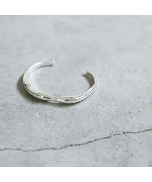 select MOCA（セレクトモカ）の「シンプルカーブバングル（バングル/リストバンド・レディース・シルバー/ゴールド・FREE）」の11枚目の写真