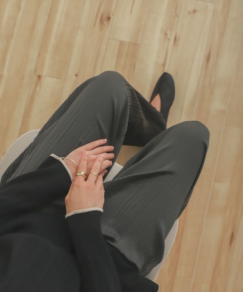 SENSE OF PLACE by URBAN RESEARCH（センスオブプレイスバイアーバンリサーチ）の「リラックスプリーツパンツ（その他パンツ・レディース・オレンジ/チャコールグレー/ベージュ/ミント・ONE）」の2枚目の写真