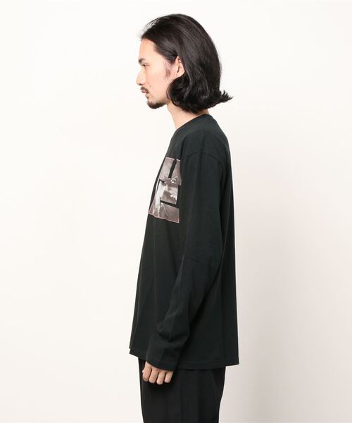 KAZUYUKI KUMAGAI ATTACHMENT（カズユキクマガイアタッチメント）の「COTTON JERSEY GRAPHIC PRINT T-SHIRT（Tシャツ/カットソー・メンズ・ブラック系その他/ブラック・1/2/3）」の8枚目の写真