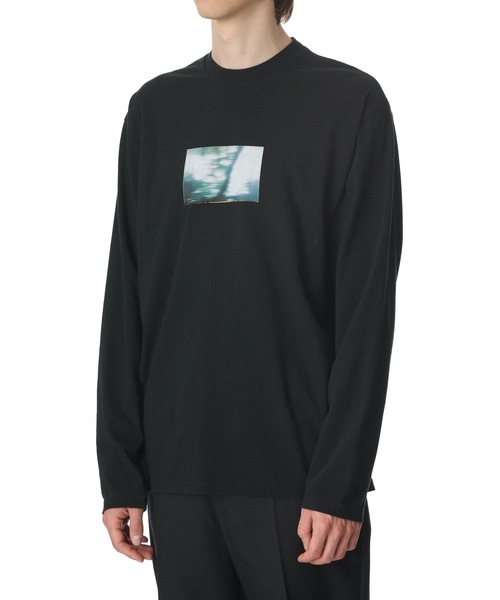 KAZUYUKI KUMAGAI ATTACHMENT（カズユキクマガイアタッチメント）の「COTTON JERSEY GRAPHIC PRINT T-SHIRT（Tシャツ/カットソー・メンズ・ブラック系その他/ブラック・1/2/3）」の3枚目の写真