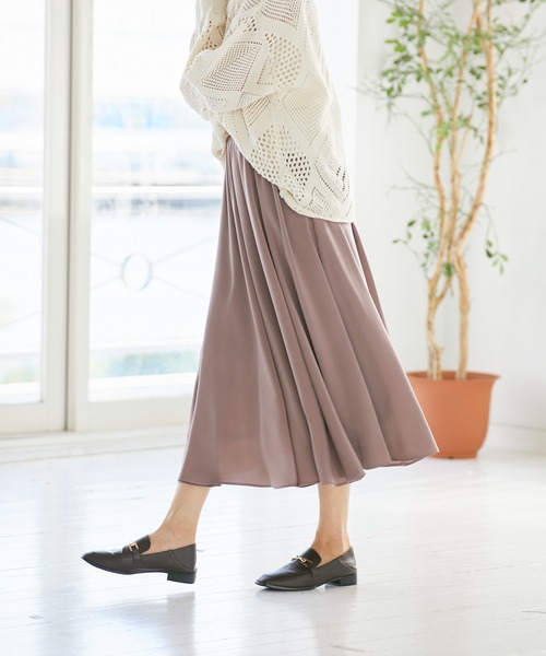 Rewde（ルゥデ）の「ピーチサテンロングスカート（1R10-08223）（スカート・レディース・ベージュ/ブルー/モカ・M）」の22枚目の写真