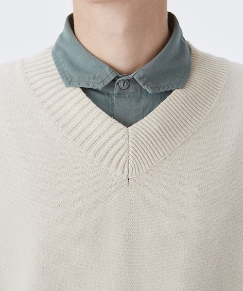 CORPUS TOKYO（コーパス トーキョー）の「Lazy Tokyo ニットベスト（ベスト・メンズ・ライトグレー/ブラック/オフホワイト/グリーン/ブルーグレー/ライトベージュ・1/2/3）」の7枚目の写真