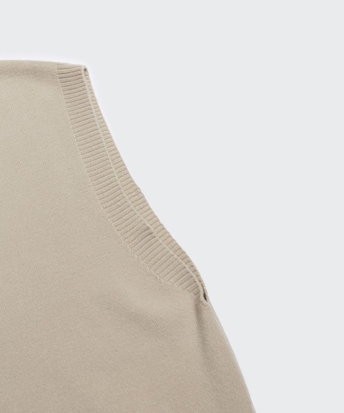 CORPUS TOKYO（コーパス トーキョー）の「Lazy Tokyo ニットベスト（ベスト・メンズ・ライトグレー/ブラック/オフホワイト/グリーン/ブルーグレー/ライトベージュ・1/2/3）」の11枚目の写真