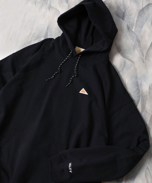 FREAK'S STORE(フリークスストア)の「WEB限定 KELTY×FREAK'S STORE/ケルティ 別注 ワンポイント ヴィンテージロゴ プルオーバーパーカー/フーディー/ビッグシルエット(パーカー・メンズ・ブラック/ダークグリーン/ブラウン/グレー/オフホワイト/グレイッシュブルー・SMALL/MEDIUM/LARGE/X-LARGE)」の3枚目の写真