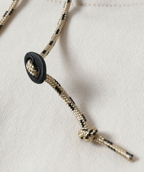 FREAK'S STORE(フリークスストア)の「WEB限定 KELTY×FREAK'S STORE/ケルティ 別注 ワンポイント ヴィンテージロゴ プルオーバーパーカー/フーディー/ビッグシルエット(パーカー・メンズ・ブラック/ダークグリーン/ブラウン/グレー/オフホワイト/グレイッシュブルー・SMALL/MEDIUM/LARGE/X-LARGE)」の19枚目の写真