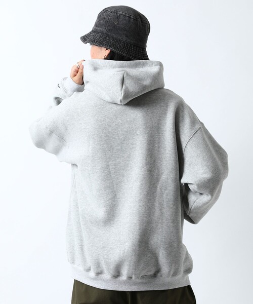 FREAK'S STORE(フリークスストア)の「WEB限定 KELTY×FREAK'S STORE/ケルティ 別注 ワンポイント ヴィンテージロゴ プルオーバーパーカー/フーディー/ビッグシルエット(パーカー・メンズ・ブラック/ダークグリーン/ブラウン/グレー/オフホワイト/グレイッシュブルー・SMALL/MEDIUM/LARGE/X-LARGE)」の21枚目の写真