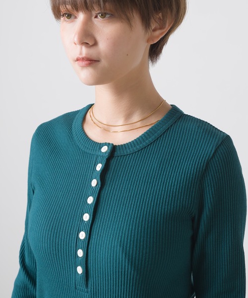 OMNES（オムネス）の「リブカットソー ヘンリーネックプルオーバー（Tシャツ/カットソー・レディース・ブラック/グレー/グリーン/アイボリー・FREE）」の8枚目の写真