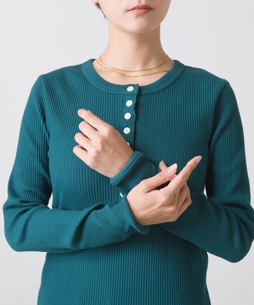 OMNES（オムネス）の「リブカットソー ヘンリーネックプルオーバー（Tシャツ/カットソー・レディース・ブラック/グレー/グリーン/アイボリー・FREE）」の6枚目の写真