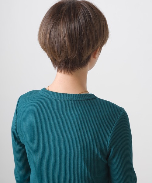 OMNES（オムネス）の「リブカットソー ヘンリーネックプルオーバー（Tシャツ/カットソー・レディース・ブラック/グレー/グリーン/アイボリー・FREE）」の7枚目の写真