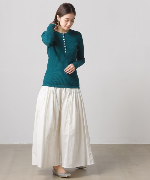 OMNES（オムネス）の「リブカットソー ヘンリーネックプルオーバー（Tシャツ/カットソー・レディース・ブラック/グレー/グリーン/アイボリー・FREE）」の12枚目の写真