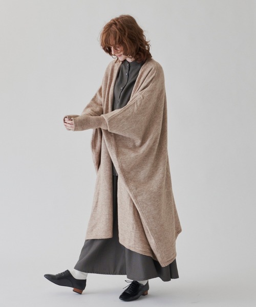 Libra Cue(リブラ キュー)の「ボリュームドルマンニットカーディガン(カーディガン/ボレロ・レディース・ベージュ/ブラック・FREE)」の11枚目の写真