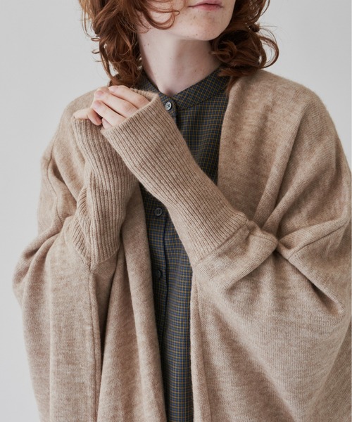 Libra Cue(リブラ キュー)の「ボリュームドルマンニットカーディガン(カーディガン/ボレロ・レディース・ベージュ/ブラック・FREE)」の7枚目の写真