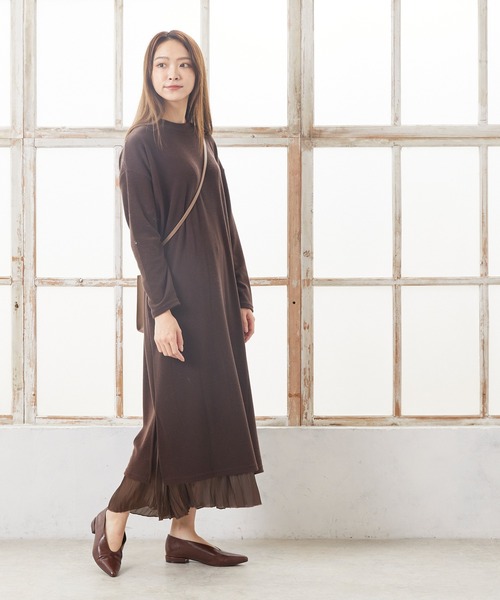 menue（メヌエ）の「ポインテッドトゥ 変形ローヒールパンプス（パンプス・レディース・ブラウン系その他/ペールイエロー/ブラック/アイボリー/グレイッシュベージュ・21.5cm/22.5cm/23.0cm/24.5cm/25.0cm/22.0cm/23.5cm/24.0cm/25.5cm/26.0cm）」の21枚目の写真