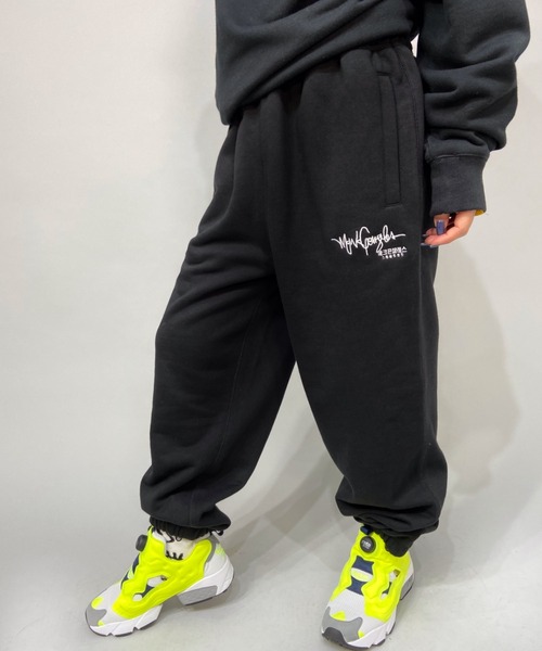 Mark Gonzales(マーク・ゴンザレス)の「【ムラサキスポーツ別注】MarkGonzales/マークゴンザレス ルーズシルエット ロゴスウェットパンツ/セットアップ対応 MGLD021(スウェットパンツ・レディース・ブラック/グレー/グリーン・M/L)」の2枚目の写真