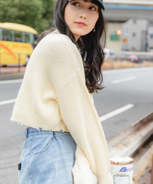 repipi armario(レピピ アルマリオ)の「ショート丈ダメージニット(ニット/セーター・レディース・グリーン/ブラック/グレー/グリーン系その他/ブルー系その他/ホワイト・MEDIUM/LARGE/SMALL)」の12枚目の写真