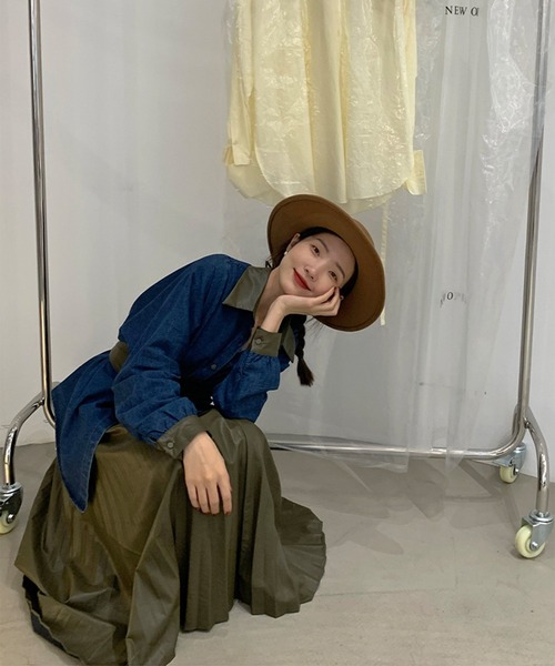 Leja(レジャ)の「レザープリーツロングスカート(スカート・レディース・レッド/カーキ・SMALL/MEDIUM)」の10枚目の写真