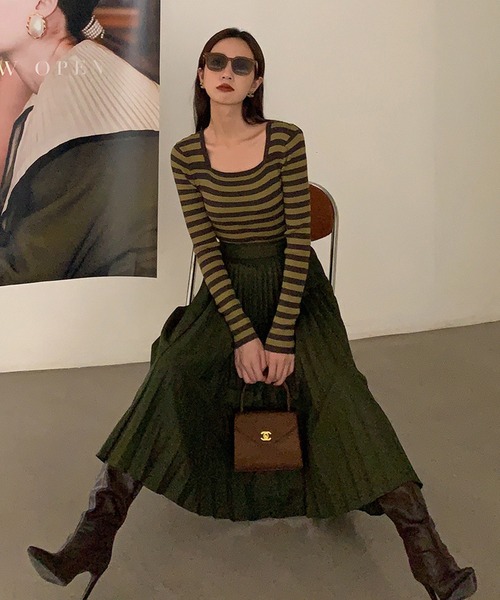 Leja(レジャ)の「レザープリーツロングスカート(スカート・レディース・レッド/カーキ・SMALL/MEDIUM)」の9枚目の写真