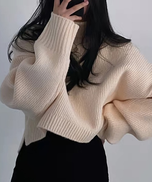 Doula Doula（ドゥーラドゥーラ）の「クロップドハイネックニット（ニット/セーター・レディース・ブラック/グレー/オフホワイト/ブルー・FREE）」の2枚目の写真