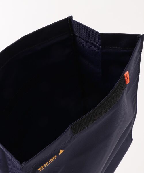 PENCO（ペンコ）の「penco ペンコ ToGoサック 紙袋風 ロールトップ ベルクロ ポーチ 折りたたみ（ポーチ・メンズ・ホワイト/ベージュ/ネイビー/オレンジ/ダークグリーン/ブラック・FREE）」の8枚目の写真