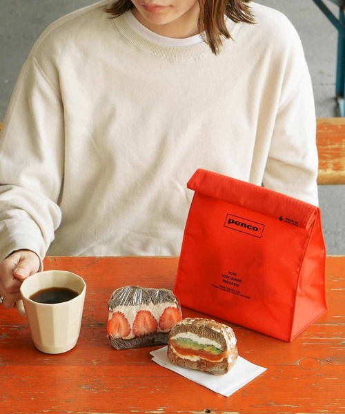 PENCO（ペンコ）の「penco ペンコ ToGoサック 紙袋風 ロールトップ ベルクロ ポーチ 折りたたみ（ポーチ・メンズ・ホワイト/ベージュ/ネイビー/オレンジ/ダークグリーン/ブラック・FREE）」の6枚目の写真