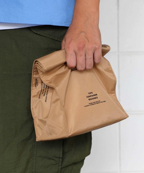 PENCO（ペンコ）の「penco ペンコ ToGoサック 紙袋風 ロールトップ ベルクロ ポーチ 折りたたみ（ポーチ・メンズ・ホワイト/ベージュ/ネイビー/オレンジ/ダークグリーン/ブラック・FREE）」の21枚目の写真