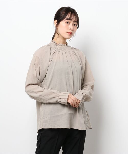 Samansa Mos2 blue（サマンサモスモスブルー）の「衿シャーリングブラウス（シャツ/ブラウス・レディース・オフホワイト/サックスブルー/ライトベージュ・ﾌﾘ-）」の3枚目の写真