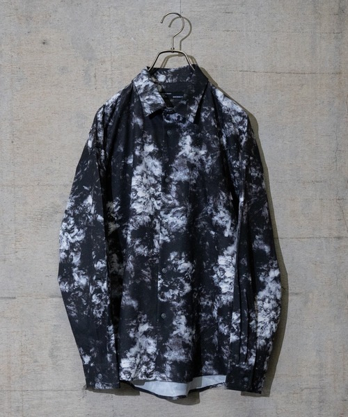 Naive magic（ナイーブマジック）の「【a】とろみジョーゼット 総柄プリントシャツ/レトロ風プリント長袖（シャツ/ブラウス・メンズ・ホワイト/ブルー/ホワイト系その他/ブラック/ブラウン系その他/ブラック系その他2/アイボリー/ライトグレー/ブラック系その他3/ブラウン/チャコールグレー/グリーン/ブラック系その他・LARGE/MEDIUM/X-LARGE）」の5枚目の写真