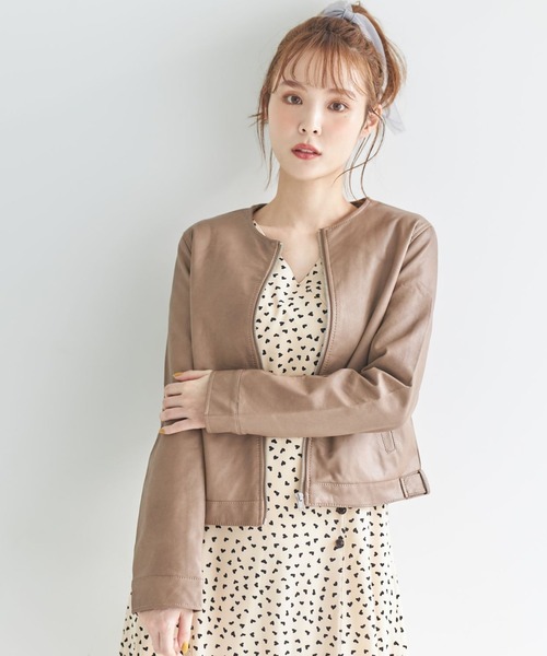 tocco closet（トッコ　クローゼット）の「フェイクレザーノーカラーライダース（ライダースジャケット・レディース・ブラック/キャメル/グレイッシュベージュ・M）」の3枚目の写真