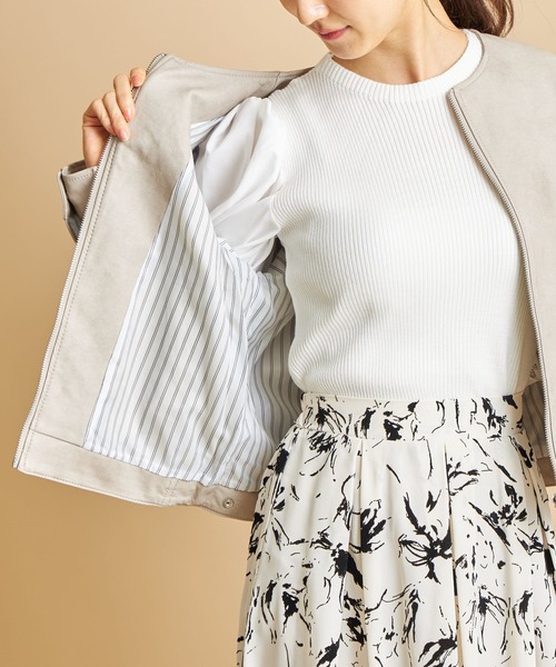 tocco closet（トッコ　クローゼット）の「フェイクレザーノーカラーライダース（ライダースジャケット・レディース・ブラック/キャメル/グレイッシュベージュ・M）」の10枚目の写真