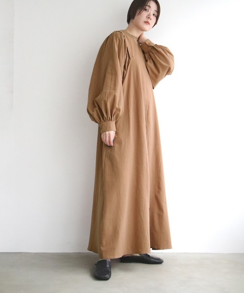 notch.（ノッチ）の「バルーンスリーブマキシワンピース（ワンピース・レディース・ブラック/ブルー/グリーン/キャメル・M/TM）」の5枚目の写真