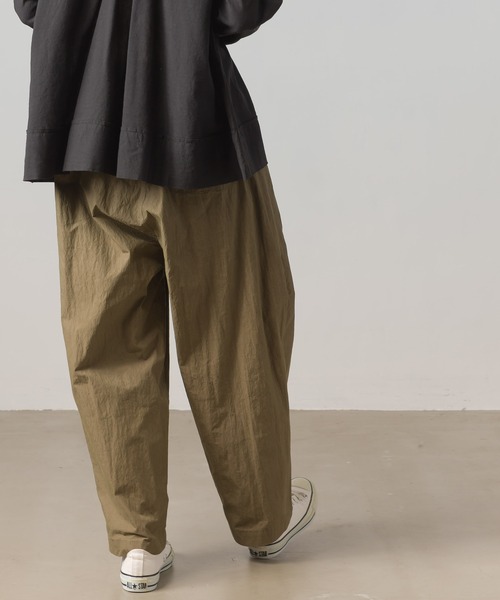 OMNES（オムネス）の「コットンナイロンタックパンツ（その他パンツ・レディース・ブラウン/ネイビー・FREE）」の10枚目の写真