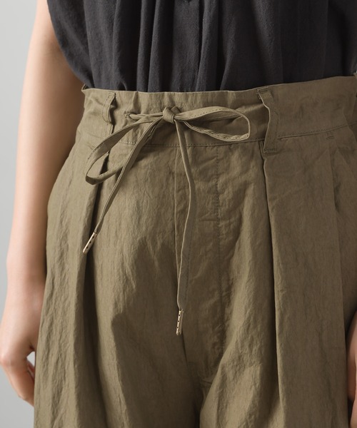 OMNES（オムネス）の「コットンナイロンタックパンツ（その他パンツ・レディース・ブラウン/ネイビー・FREE）」の4枚目の写真