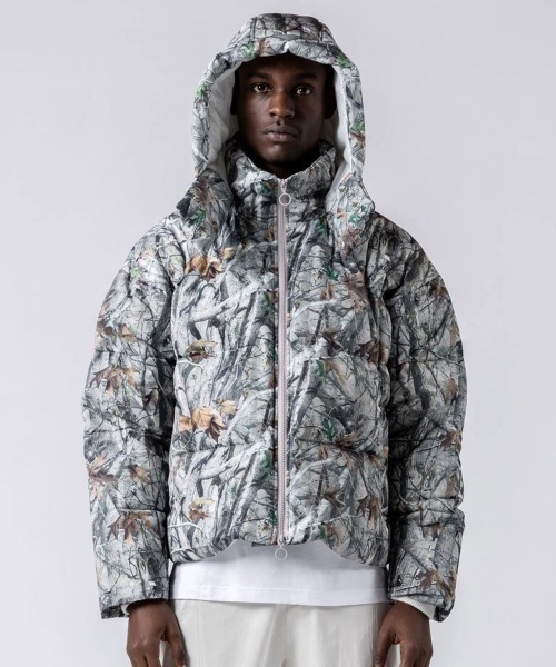 STAMPD（スタンプド）の「【STAMPD】TERRAIN CAMO CROP PUFFER JACKET（ダウンジャケット/コート・メンズ・カモフラージュ・M）」の4枚目の写真