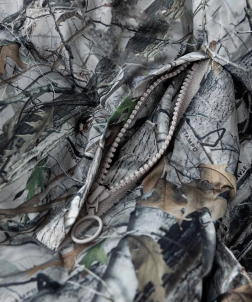 STAMPD（スタンプド）の「【STAMPD】TERRAIN CAMO CROP PUFFER JACKET（ダウンジャケット/コート・メンズ・カモフラージュ・M）」の8枚目の写真