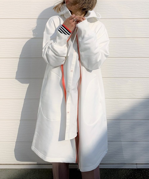 Q（キュー）の「裏毛BIGパーカー（パーカー・レディース・グレイッシュブルー/ホワイト/カーキオリーブ/ブルー・MEDIUM）」の2枚目の写真