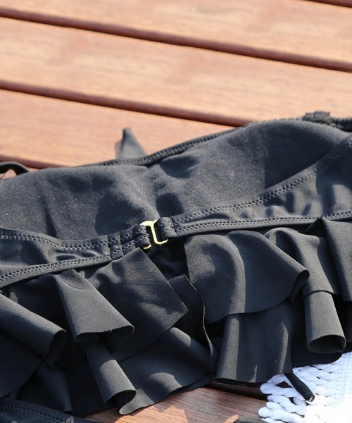 Dalfwin(ダールフィン)の「SIMPLEビスチェリボンビキニ水着(水着・レディース・ホワイト/ブラック/カーキ・SMALL/MEDIUM/LARGE)」の5枚目の写真