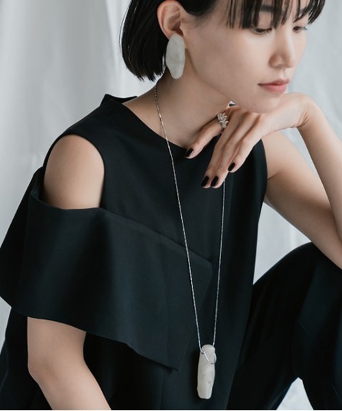 LAPUIS（ラピュイ）の「LAPUIS(ラピュイ)Stone Motifネックレス（ネックレス・レディース・パープル/オレンジ/アイボリー・FREE）」の2枚目の写真