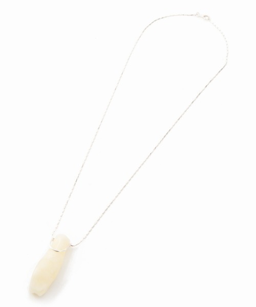 LAPUIS（ラピュイ）の「LAPUIS(ラピュイ)Stone Motifネックレス（ネックレス・レディース・パープル/オレンジ/アイボリー・FREE）」の4枚目の写真