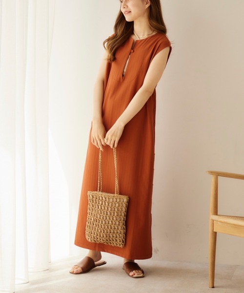 moi tytto（モイテュット）の「ノースリーブサイドスリット