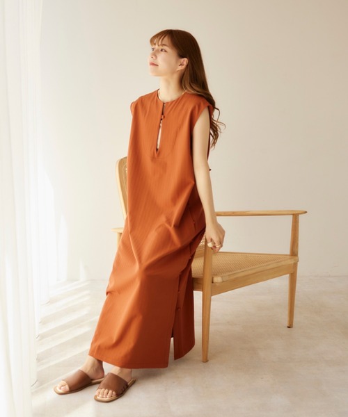 moi tytto（モイテュット）の「ノースリーブサイドスリットワンピース/ジレ（ワンピース・レディース・テラコッタ/ブラウン・FREE）」の5枚目の写真