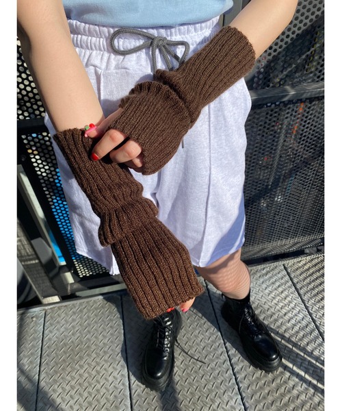 WC（ダブル シー）の「アームウォーマー（アームカバー・レディース・ブラック/ベージュ/ブラウン/ピンク/ブルー/ホワイト・FREE）」の3枚目の写真