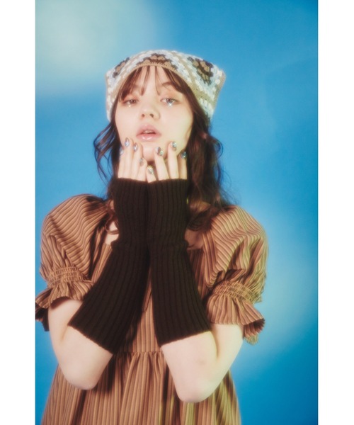 WC（ダブル シー）の「アームウォーマー（アームカバー・レディース・ブラック/ベージュ/ブラウン/ピンク/ブルー/ホワイト・FREE）」の10枚目の写真