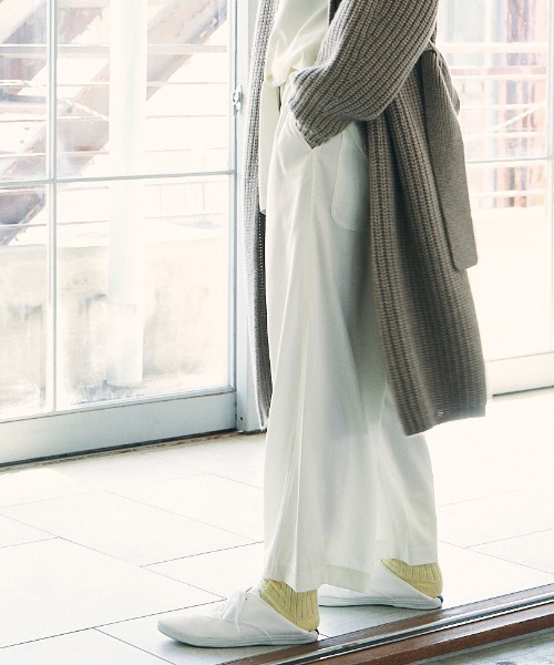 And A（アンドエー）の「unfil アンフィル / fine wool gabardine BIG easy trousers ファインウール ギャバジン ビッグイージートラウザーズ ワイドスラックス イージーパンツ / WWFL-UW104（スラックス・レディース・オフホワイト/ダークネイビー・1）」の22枚目の写真