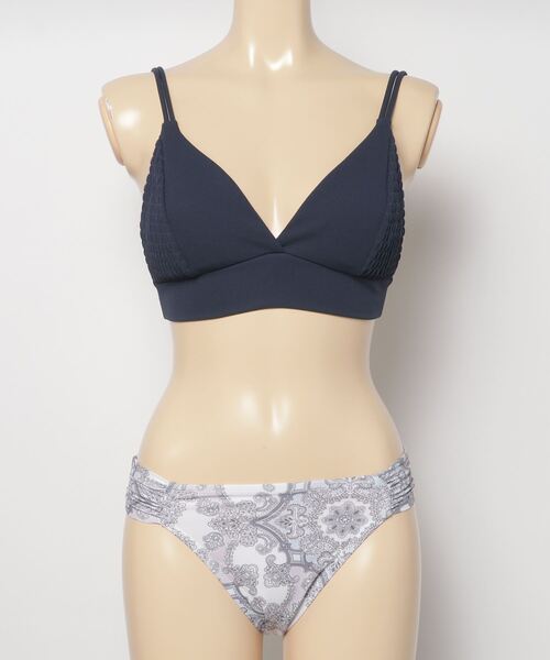 TOTASU ELEVEN（トータスイレブン）の「【ムラサキスポーツ別注】TOTASU ELEVEN/トータスイレブン  エスニック柄ショーツ/無地シャーリングビスチェビキニ   22661（水着・レディース・ベージュ/ネイビー/ブラック・9号）」の6枚目の写真