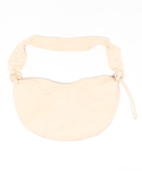 flower(フラワー)の「シャーリングハンドルバッグ(ショルダーバッグ・レディース・アイボリー/ブラック/ブルー・FREE)」の6枚目の写真