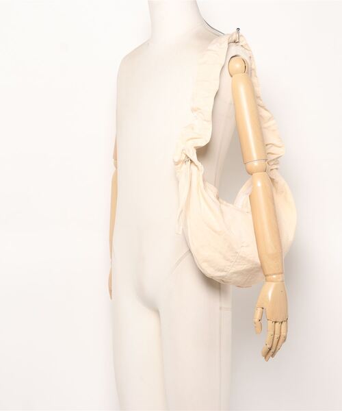 flower(フラワー)の「シャーリングハンドルバッグ(ショルダーバッグ・レディース・アイボリー/ブラック/ブルー・FREE)」の9枚目の写真