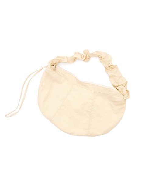 flower(フラワー)の「シャーリングハンドルバッグ(ショルダーバッグ・レディース・アイボリー/ブラック/ブルー・FREE)」の22枚目の写真