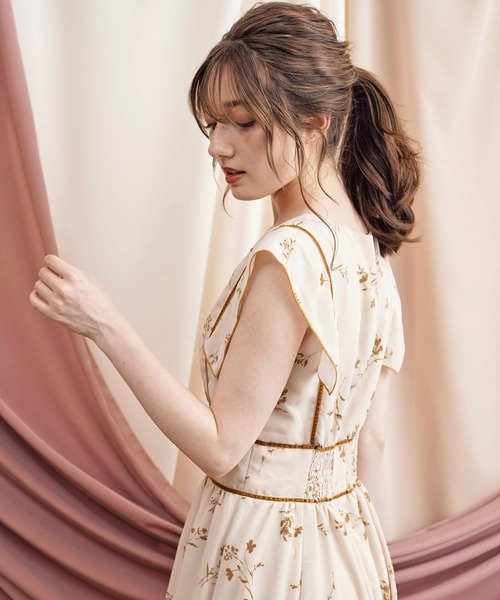 【ほのか様】パールデザインキーネックワンピース＋フラワーフロッキーシアートップス 2025年最新】パールデザインキーネックワンピース+フラワー