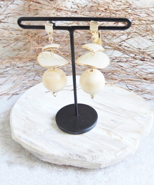 The Rule(ザルール)の「The Rule ザルール:Lantana pierced earring:ランタナ ピアス(ピアス(両耳用)・レディース・ダークブラウン/ブラウン/キャメル/オフホワイト・FREE)」の2枚目の写真