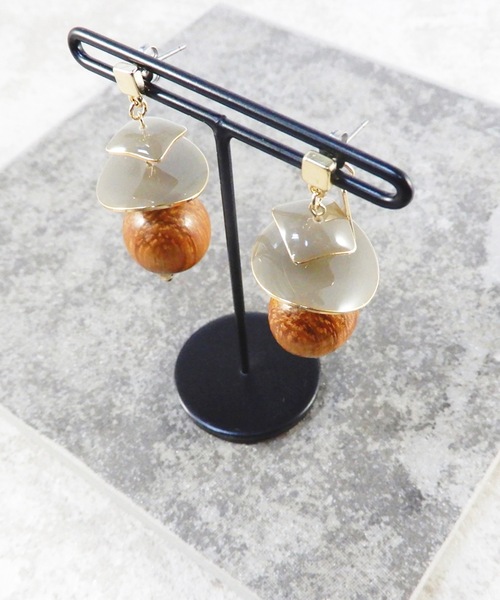 The Rule(ザルール)の「The Rule ザルール:Lantana pierced earring:ランタナ ピアス(ピアス(両耳用)・レディース・ダークブラウン/ブラウン/キャメル/オフホワイト・FREE)」の5枚目の写真